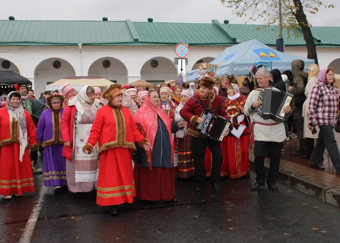 06.Шествие балагана