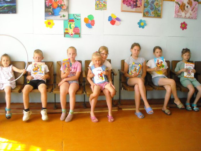 акция Дети - детям Книги для детей Донбаса.JPG